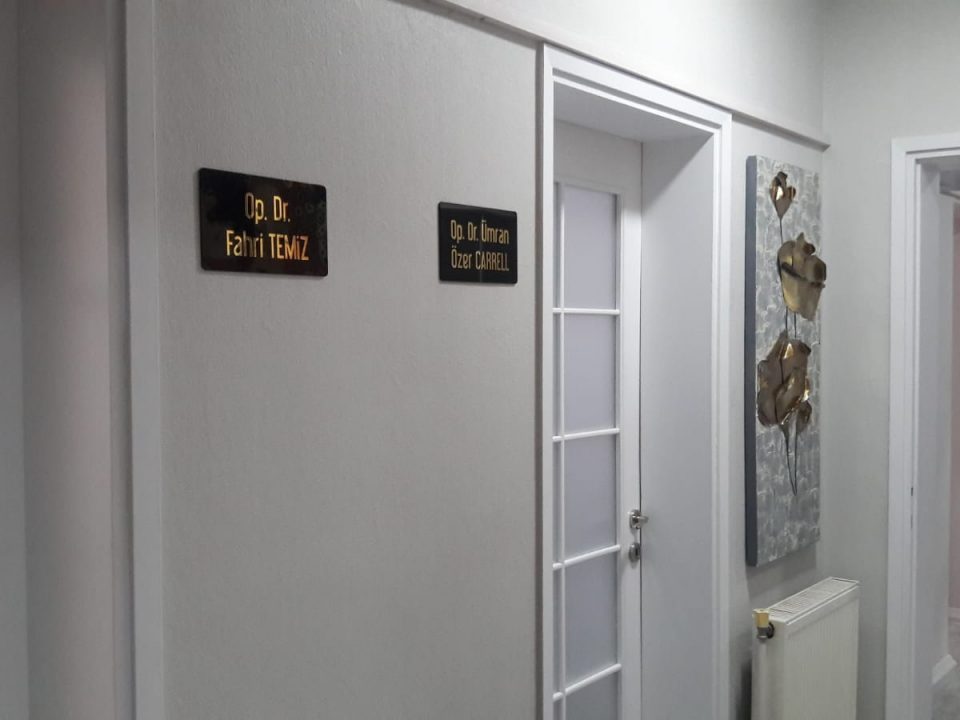 gallery-item